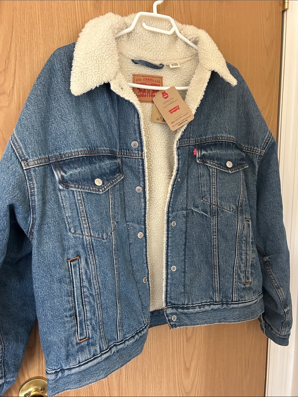 NWT Levi's Denim Jacket Cream Sherpa Lining
